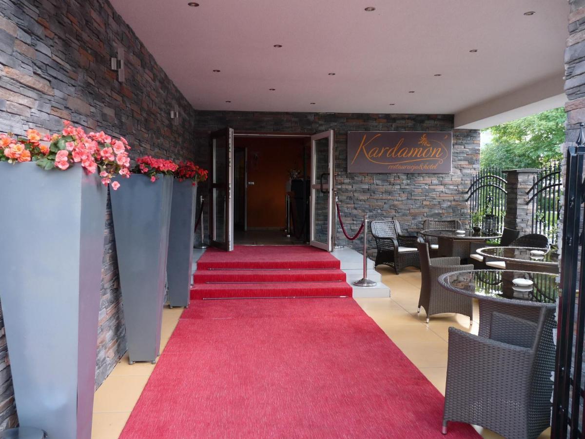 Kardamon Bed & Breakfast ซารี ภายนอก รูปภาพ