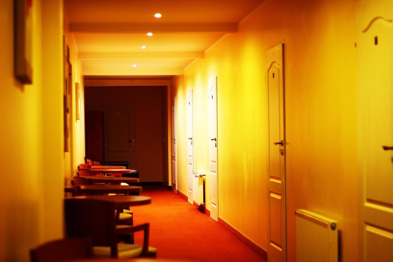 Kardamon Bed & Breakfast ซารี ภายนอก รูปภาพ